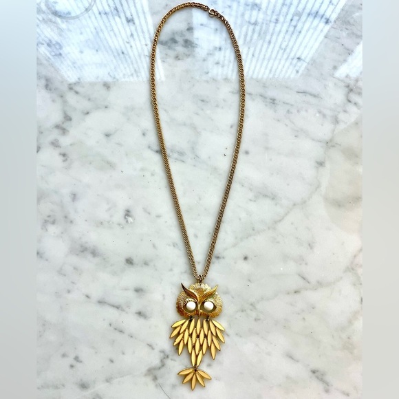Vintage Gold tone and enamel owl pendant necklace on 24” chain, GUC - Picture 2 of 7